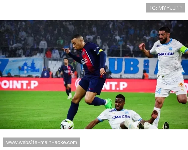 登贝莱双响助巴黎3-0完胜里尔,维蒂尼亚助攻导演主场控球压制 登贝莱双响助巴黎3-0完胜里尔,维蒂尼亚助攻导演主场控球压制