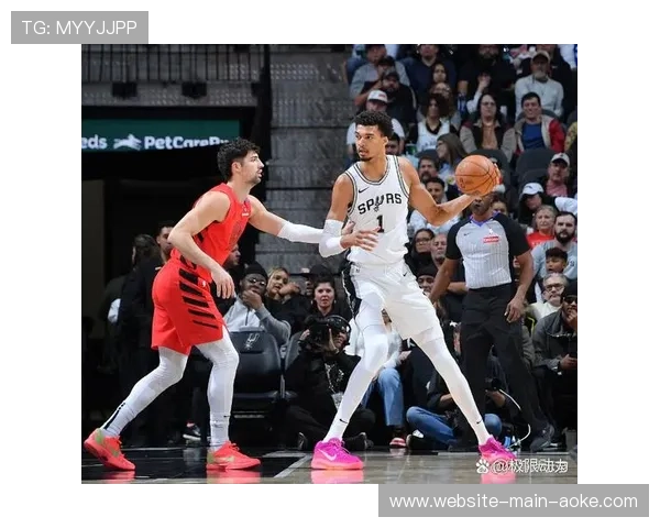 马刺三胜雷霆，文班亚马防守成关键变量