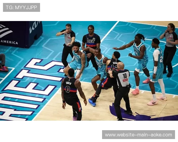 活塞与黄蜂爆发大规模冲突，杜伦斯图尔特等四人遭驱逐